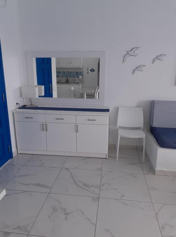 Blue And White Studios & Apartments Lefkos  Exterior photo